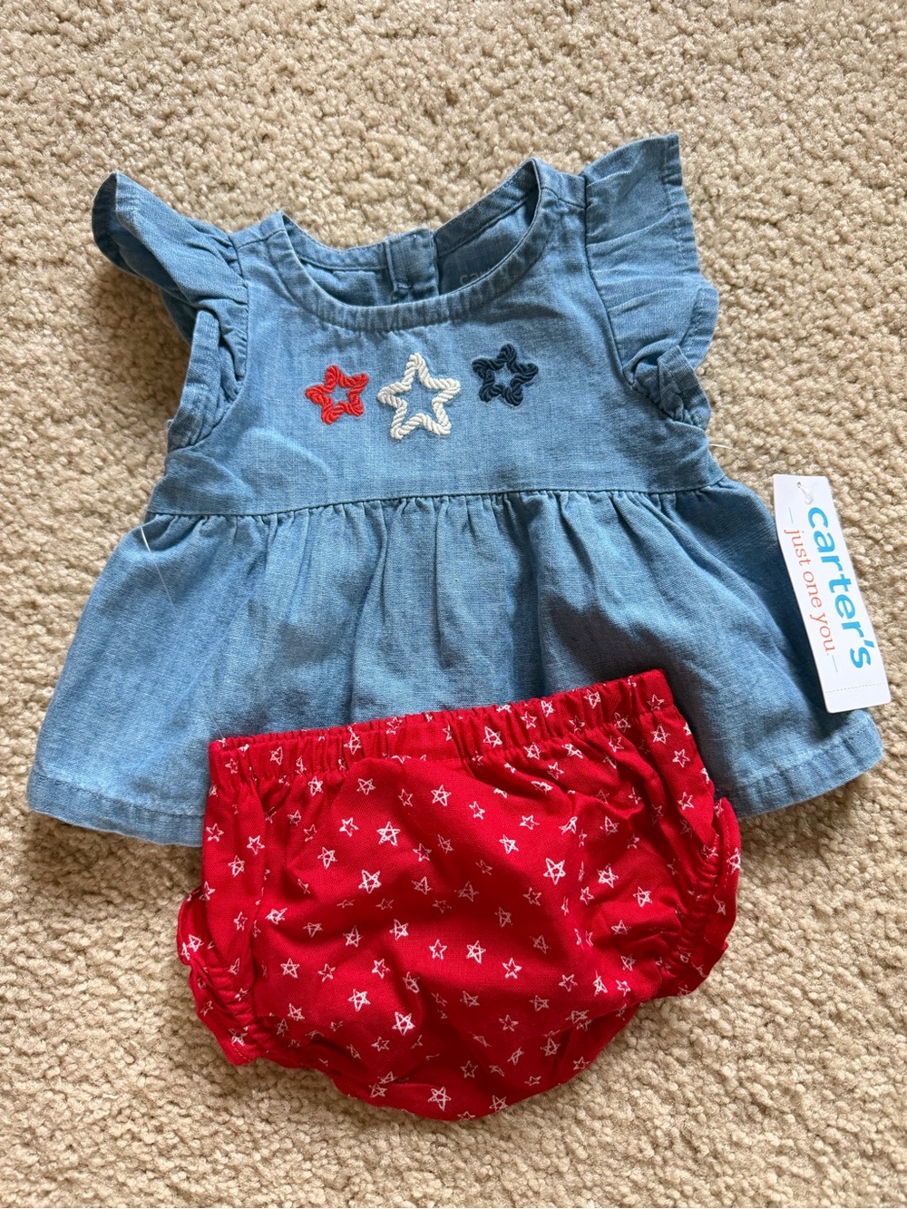 Carter’s newborn girl patriotic set